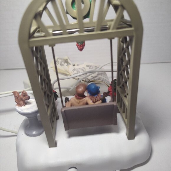Lemax Swinging Couple Christmas Village Figurine – READ – Doesn’t Work - Picture 9 of 10